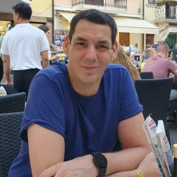 Xander Hartog - Mede-Oprichter van de Retail Traders en expert in daytraden, range traden en scalpen op de crypto en forex markten. Bitcoin is zijn favoriete trading asset en alts zijn er om te traden, niet te bezitten.